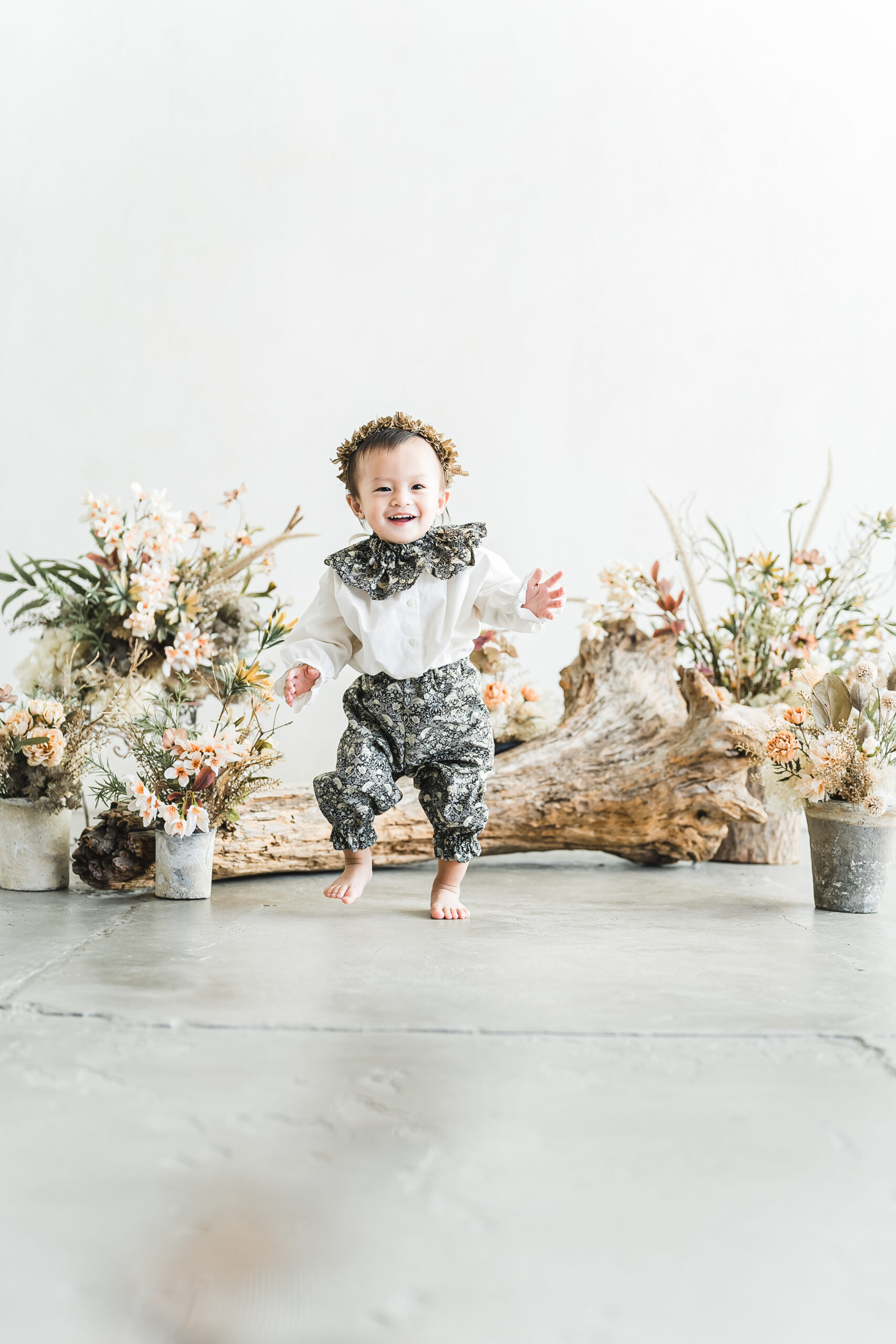 1歳の手と家族の手